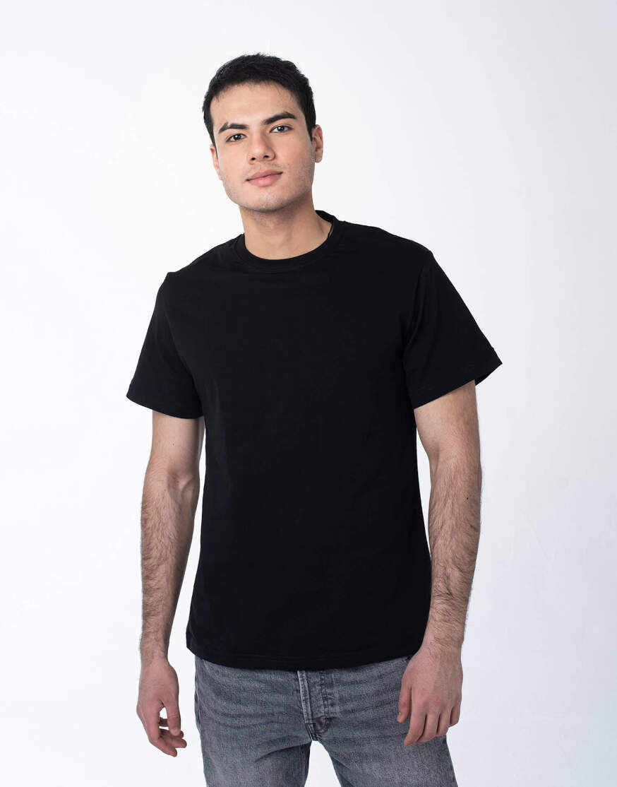 Чёрная мужская футболка оптом